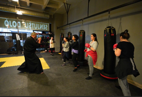 KADINLARA ÖZEL KENDİNİ KORUMA TEKNİKLERİ EĞİTİMİ