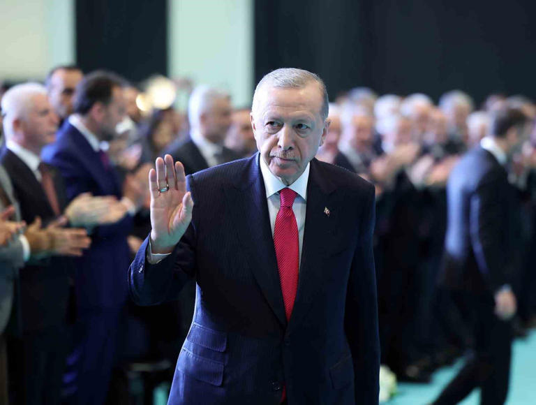 Cumhurbaşkanı Erdoğan: "Milli gelirin 2024 sonunda 1 trilyon 331 milyar dolara, kişi başına gelirin 15 bin 551 dolara yükselmesini bekliyoruz"