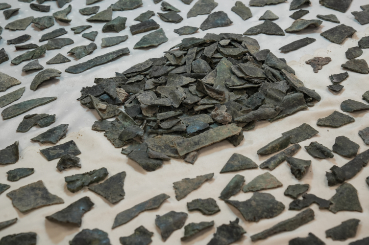 2 BİN BRONZ HEYKEL PARÇASI BULUNDU