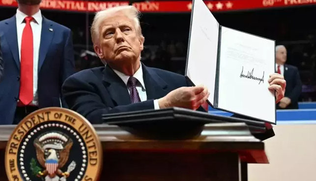 HIZI ALAMAYAN TRUMP YENİ ADIMLAR ATIYOR