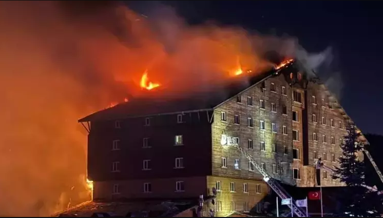 BOLU'DAKİ OTEL YANGINI SORUŞTURMASINDA TUTUKLU SAYISI 21’E YÜKSELDİ