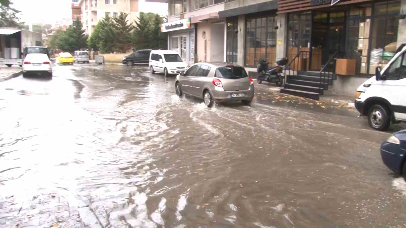 Anadolu yakasında yağmur ve lodos etkisini gösteriyor