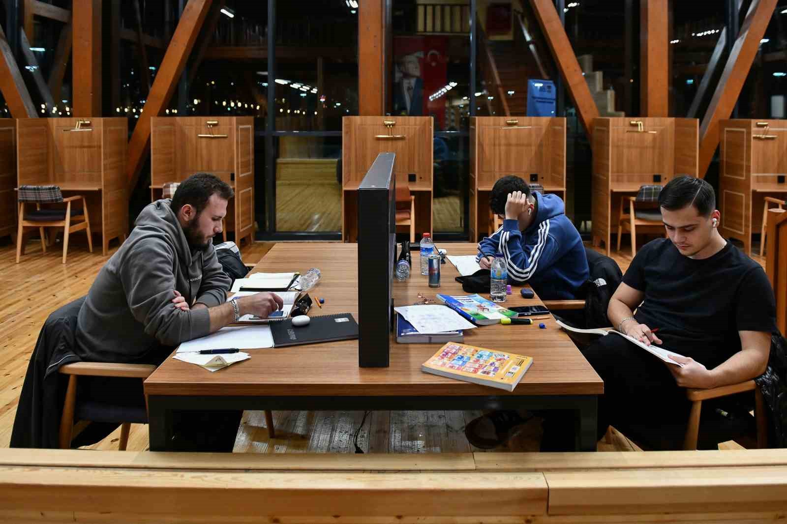 Ankara Büyükşehir Belediyesi “Batıkent Genç Akademi”yi hizmete açtı