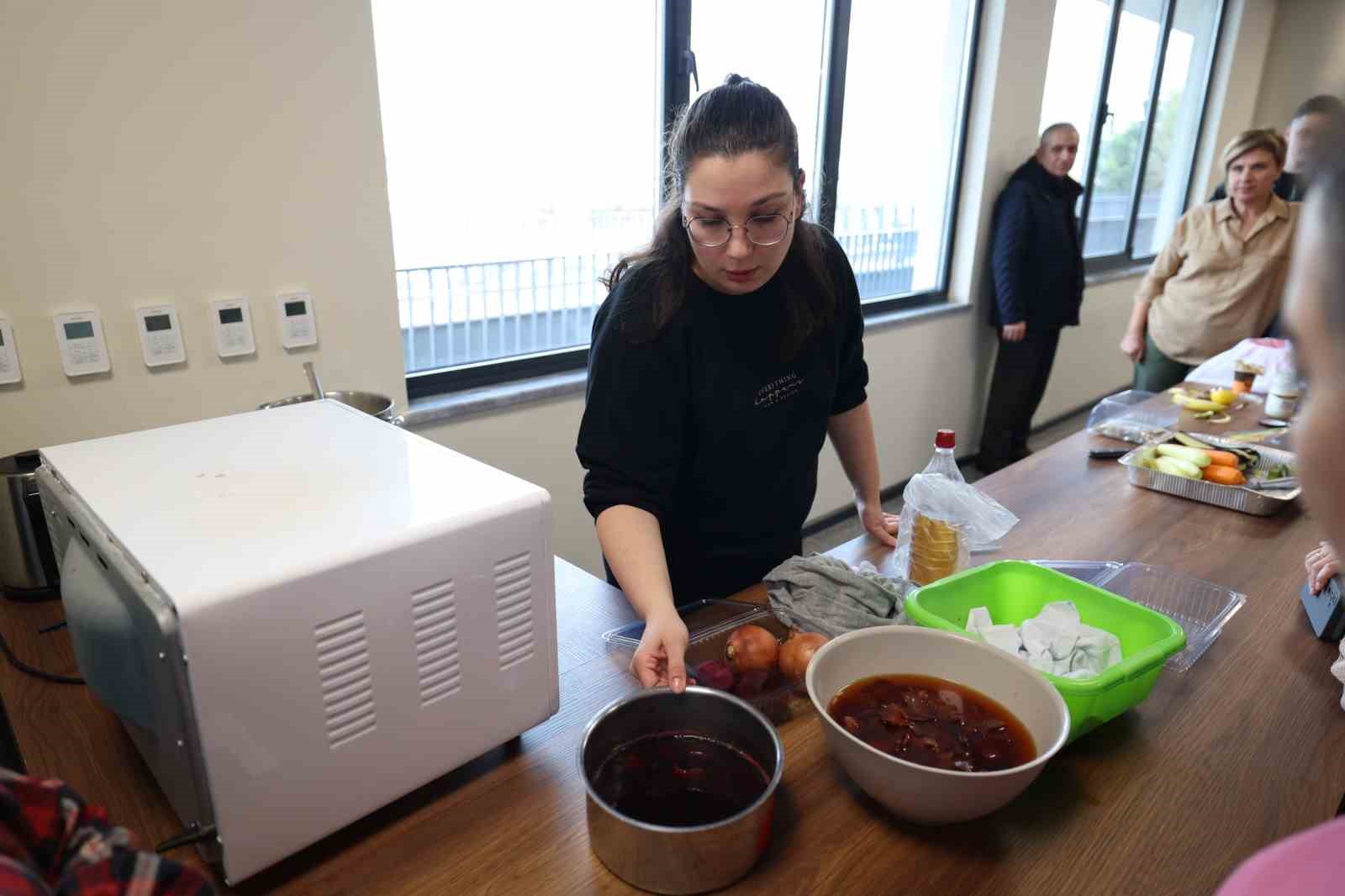 Bakırköy Belediyesi’nden ‘gıdayı atma, dünyayı renklendir’ programı