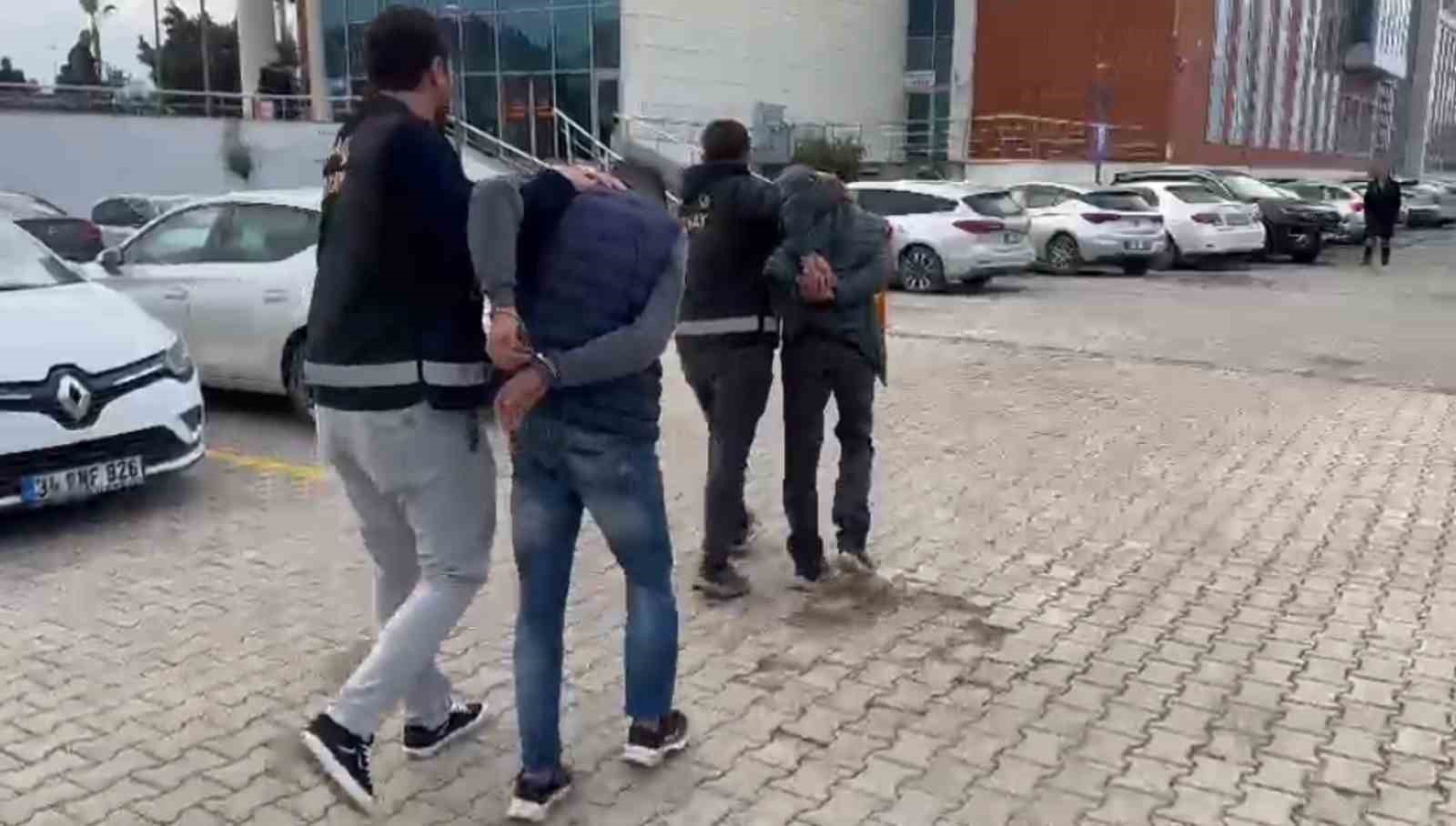 Hapis cezası ile aranan 2 şüpheli İskenderun’da yakalandı