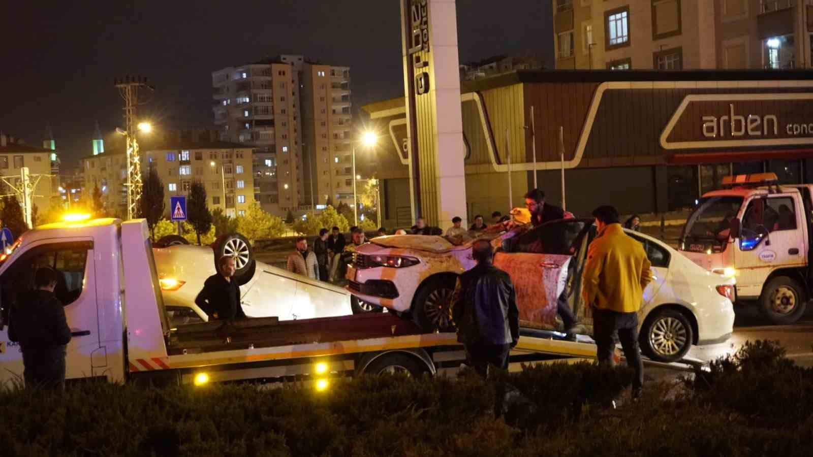 Takla atan otomobilinin kapıları zarar görmesin diye vinç getirtti